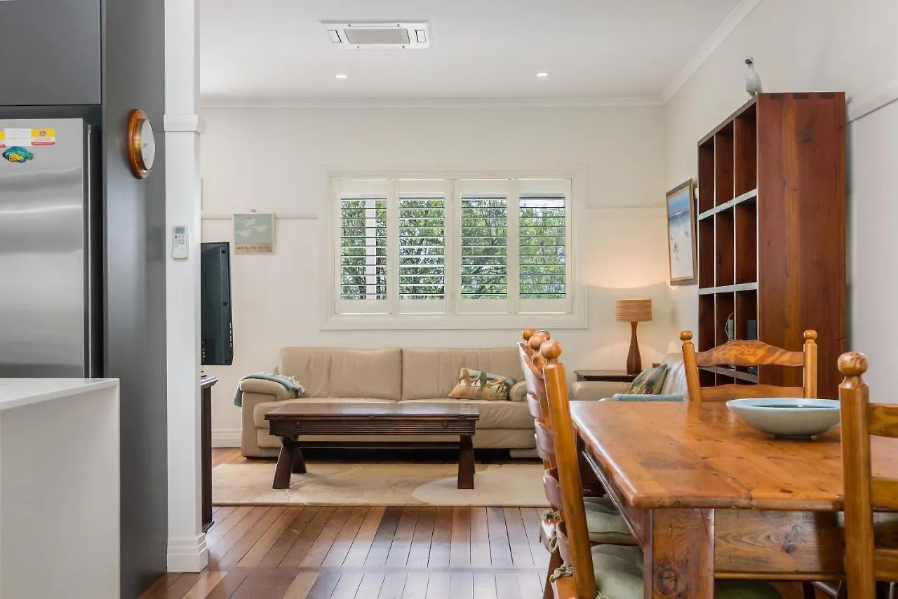 Holiday home Byron Bay Accom 69 Massinger Street - Bimbimbi