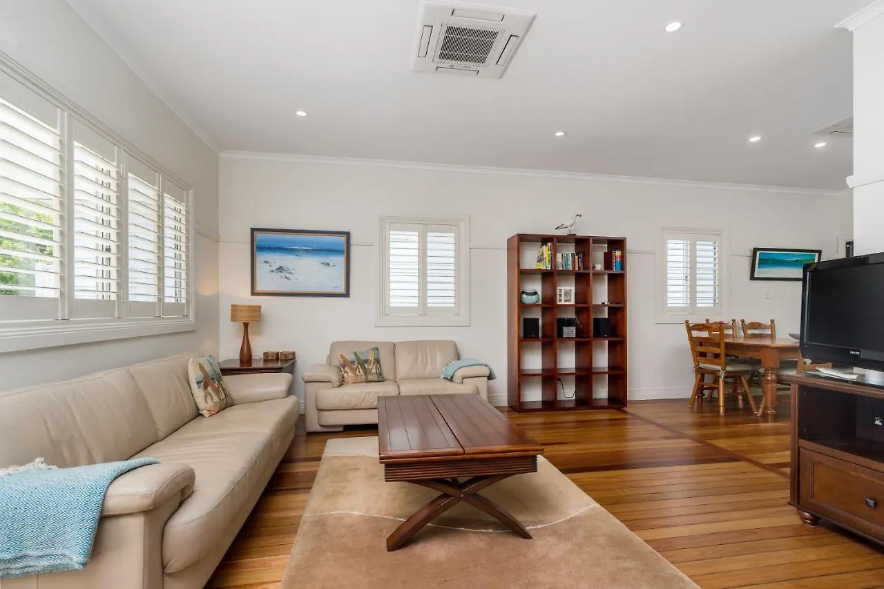 Byron Bay Accom 69 Massinger Street - Bimbimbi