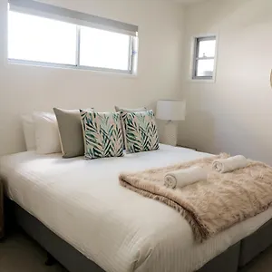 Fat Frog Holiday home